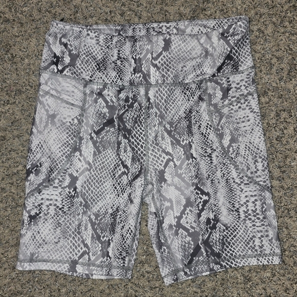 bebe Pants - Bebe Sport Snake Print Biker Shorts Size Large